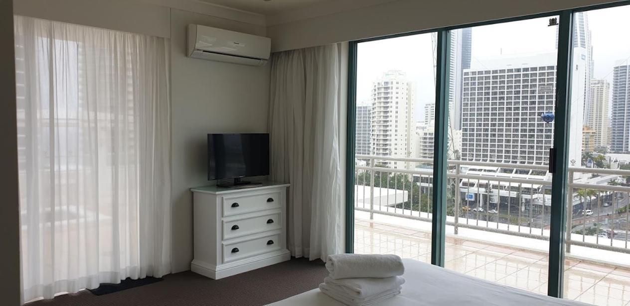 Crown Towers Resort Private Apartments โกลด์โคสต์ ภายนอก รูปภาพ